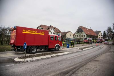 Grossbottwar-Sauserhof: Bus kommt von der Strasse ab